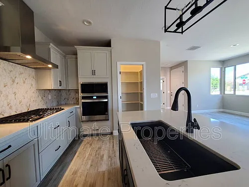 835 N 110th Ave Photo 1
