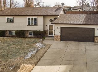 1700 10th Ave SE, Mandan, ND 58554