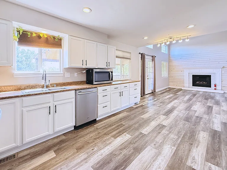 3940 W Union Ave — Photo 8