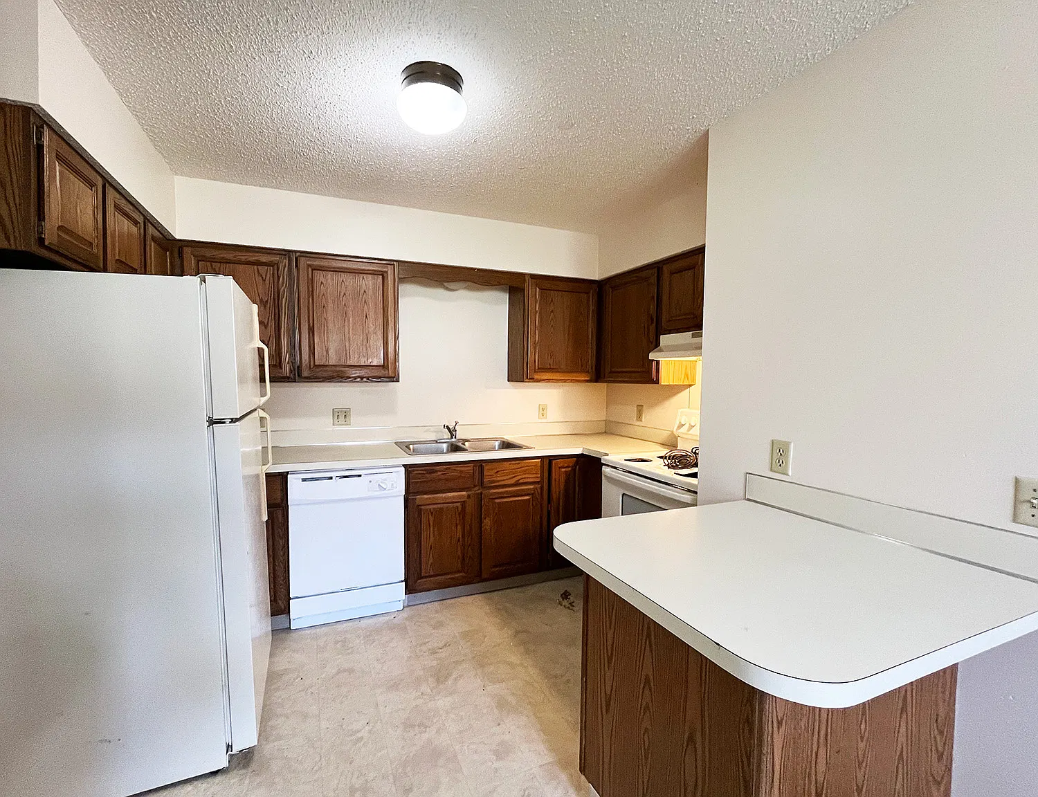 2 bed, 900 sqft, $955 — Photo 2