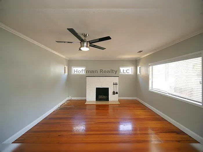 916 E 25th Ave — Photo 12