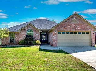 4239 Parkridge Dr, Benton, LA 71006