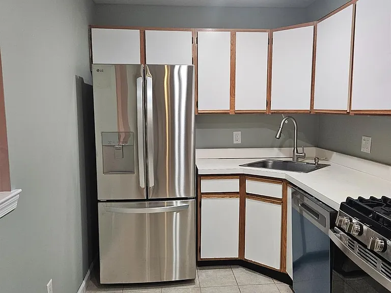 316 Ventnor Ct — Photo 17