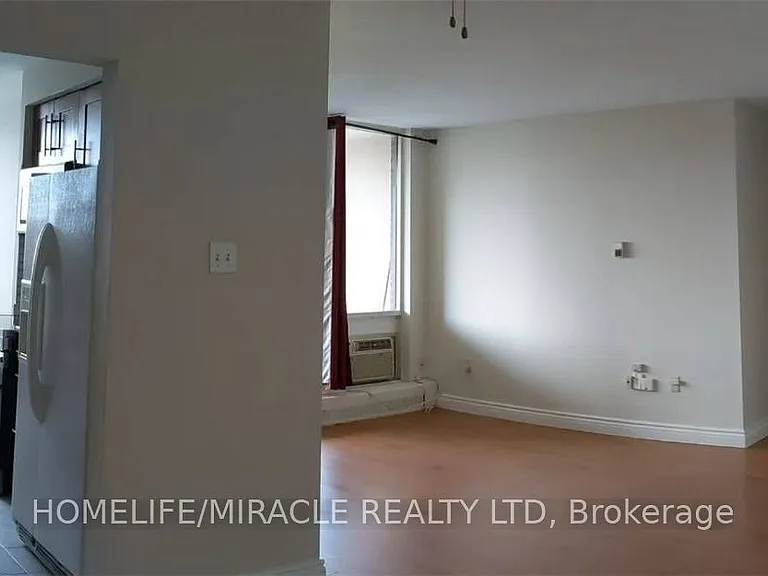 1625 Bloor St E — Photo 12