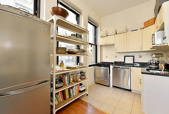 Sold by Nest Seekers International | media 4