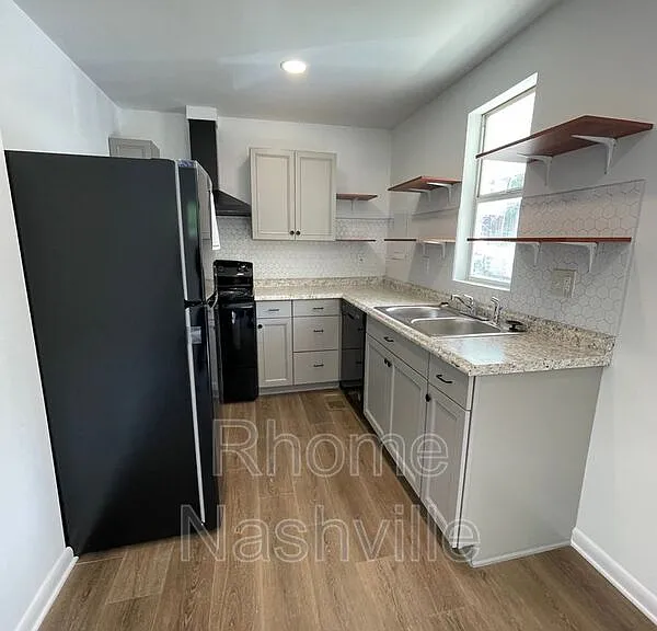 916 Algonquin Ct — Photo 4