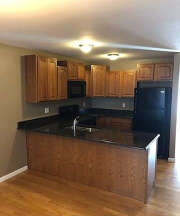 3rd image of 7 Cabanne Townhome Dr