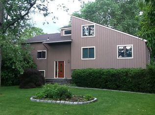 30 Carleton Ave, Briarcliff Manor, NY 10510