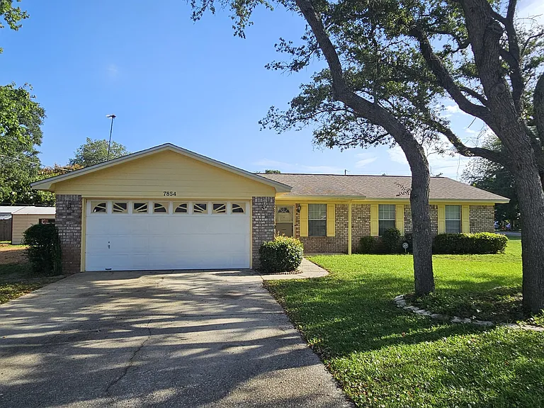 7854 Pleasant Oaks Ave — Photo 2