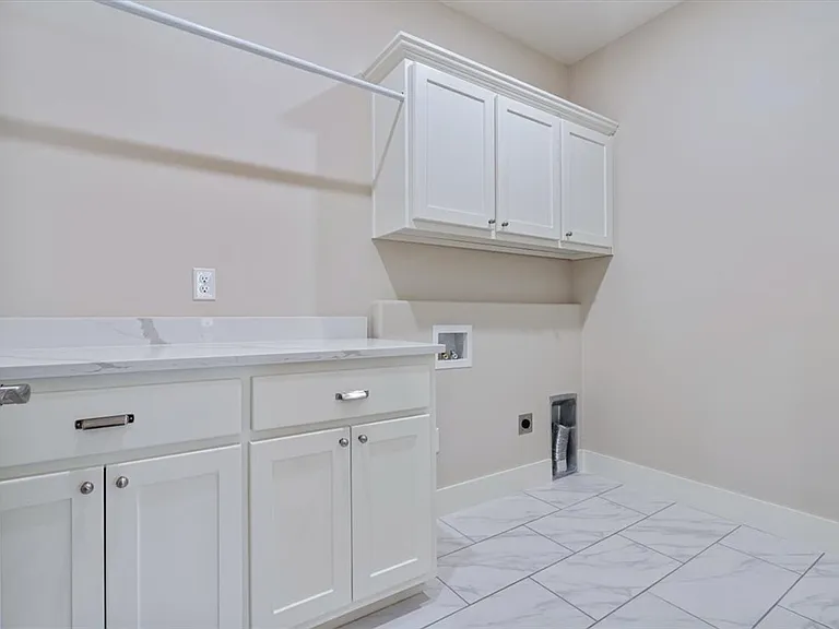 28 Fleetwood Dr — Photo 18
