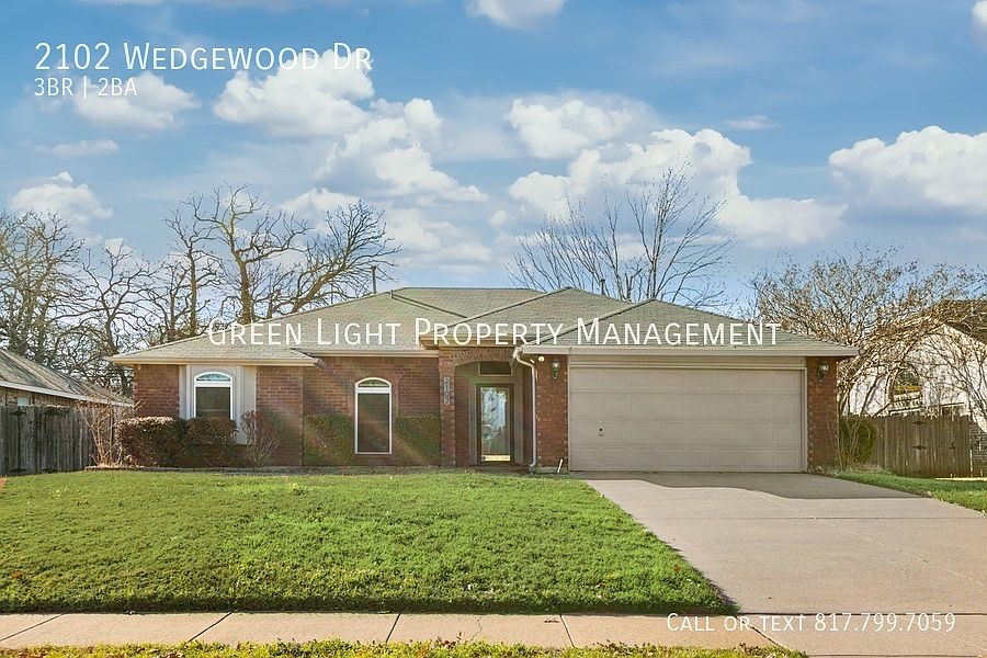 1st image of 2102 Wedgewood Dr