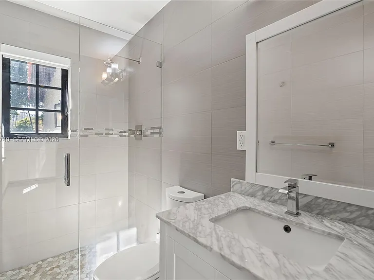 519 Alhambra Cir — Photo 47