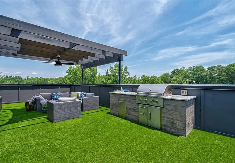 1227 Chelsea Cir NW — Photo 4