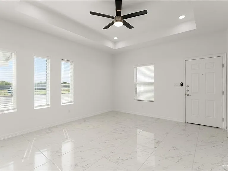 5712 Notre Dame Ave #3 — Photo 3