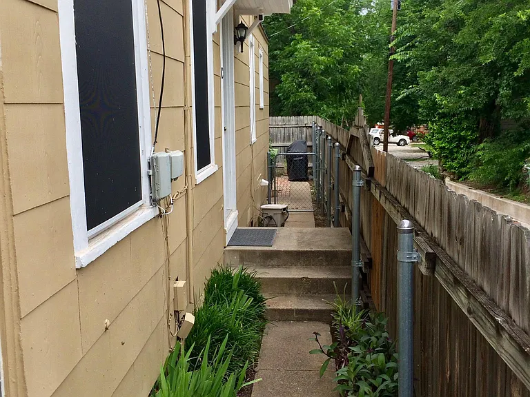 3012 McPherson Ave #C — Photo 2