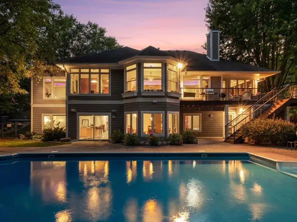 2841 Ella Ln, Minnetonka, MN 55305