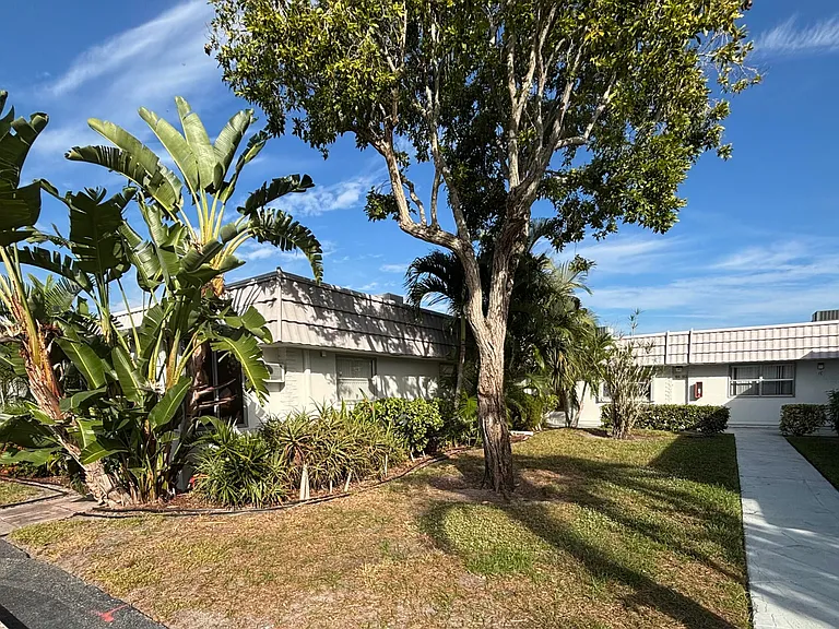 185 Valencia Dr #H — Photo 10