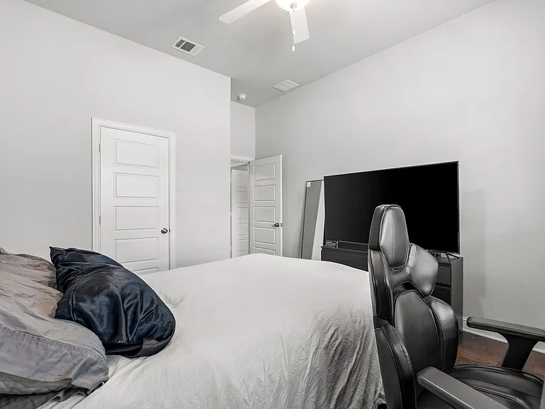 3828 Pine Valley Ln — Photo 5