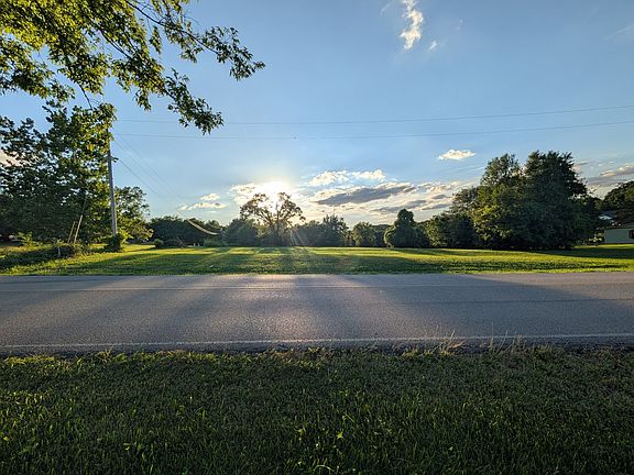 3rd image of 4750 Franklin Rd