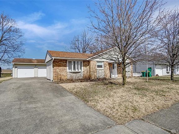 2nd image of 915 Leatherwood Dr