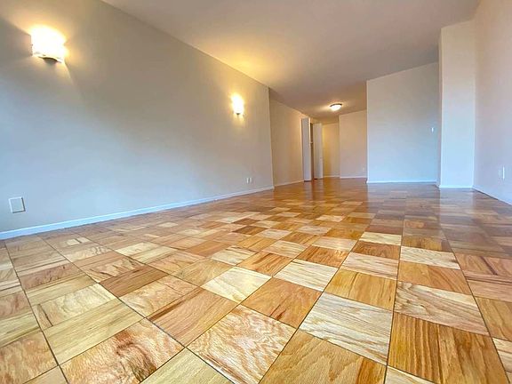 4th image of 250 E 63rd St #1208