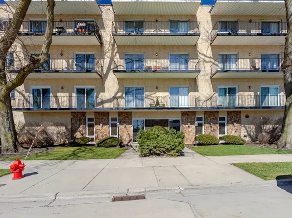 6020 Lincoln Ave Unit 303, Morton Grove, IL 60053