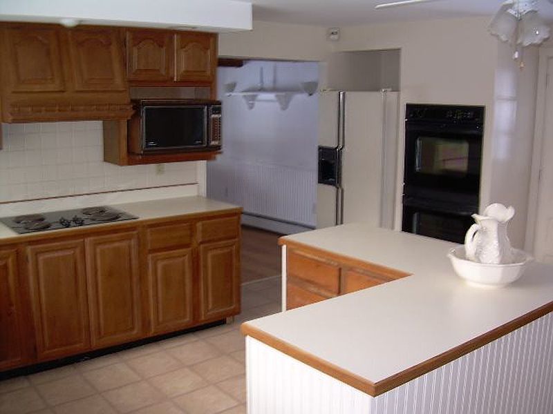 4th image of 203 LAWTON Road