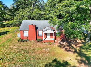 41 Crenshaw St, Elmore, AL 36025