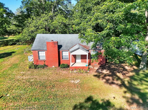 41 Crenshaw St, Elmore, AL 36025