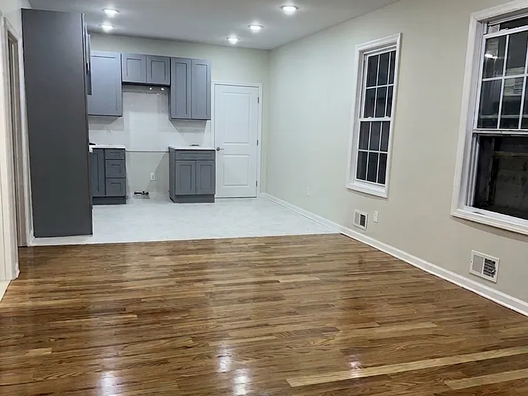 68 Arch St #1 — Photo 4