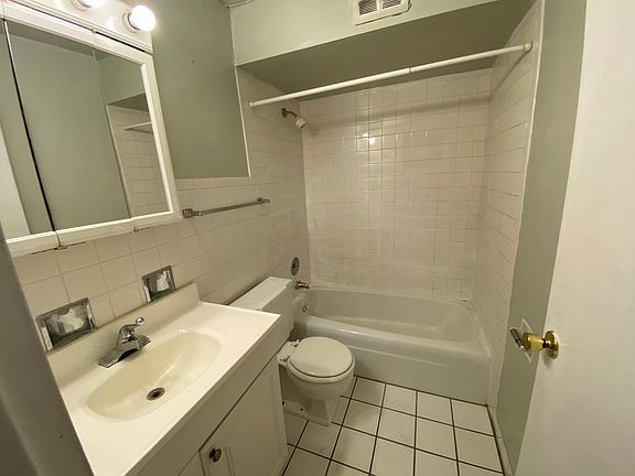 5th image of 1446 N Dearborn St #1AA