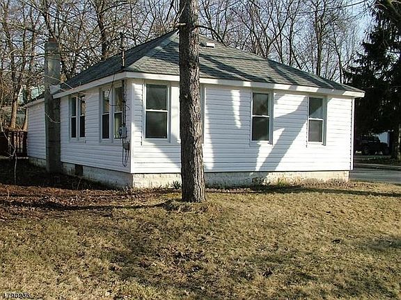 2nd image of 75 Sussex St
