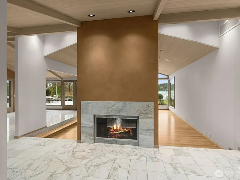 8428 N Mercer Way — Photo 3