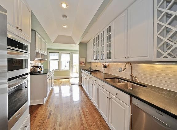 4th image of 861 W Lill Ave #2