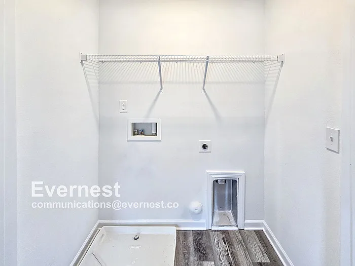 4039 Meredith Woods Ln — Photo 11