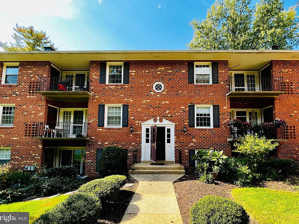 1st image of 3890 Lyndhurst Dr APT 103