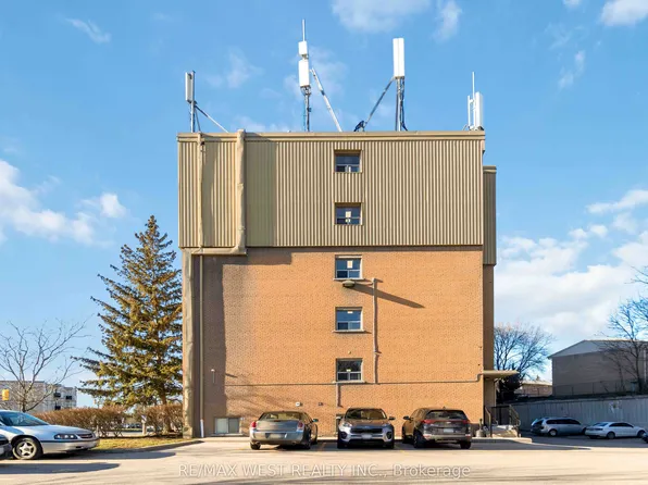 283 Fairway Rd N #90, Kitchener, ON N2A 2P1