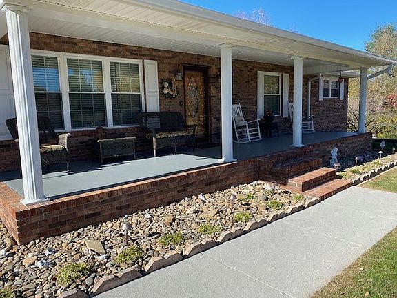 2nd image of 2679 Lakemoore Dr