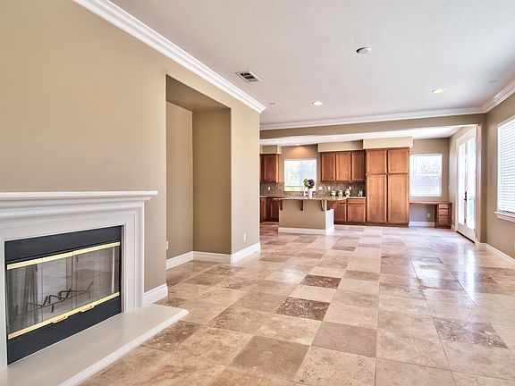 3rd image of 27669 Carlton Oaks St