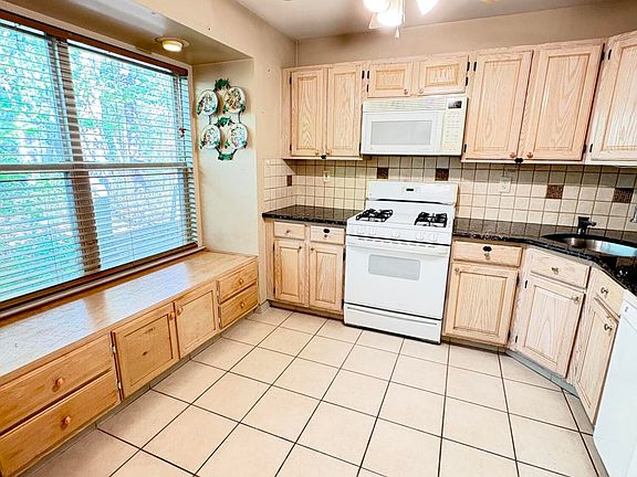 3rd image of 93 Heron Ct