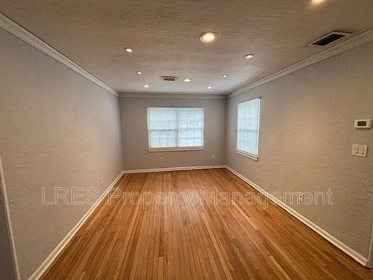 429 Wiltshire Rd — Photo 9