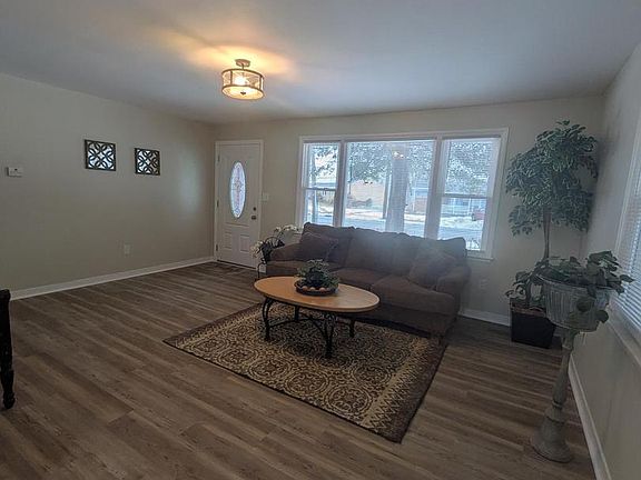3rd image of 637 W Somerdale Rd