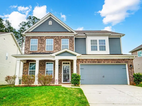 670 Belle Grove Dr, Lake Wylie, SC 29710
