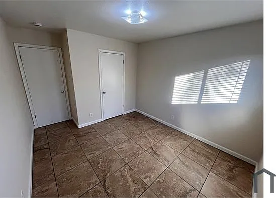 358 N Valeria St — Photo 8