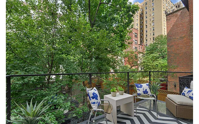 Rented by Douglas Elliman | media 27