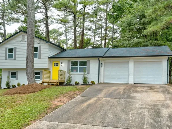 2592 Candler Woods Dr, Decatur, GA 30032