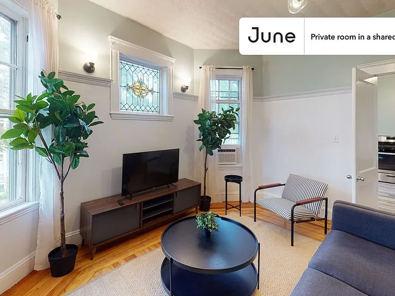 61 Lithgow St #C — Photo 7