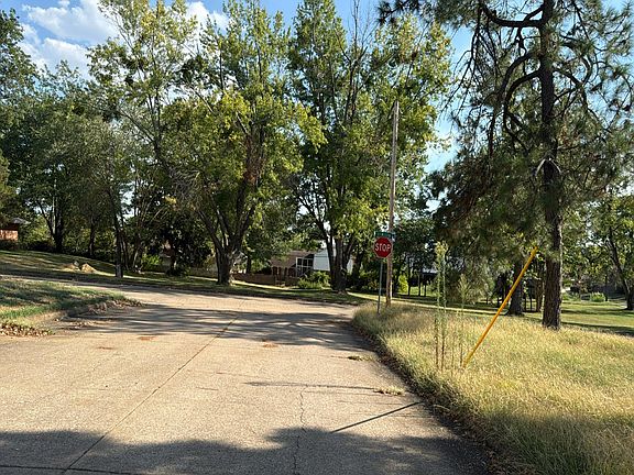 5th image of 407 W Robb Ave