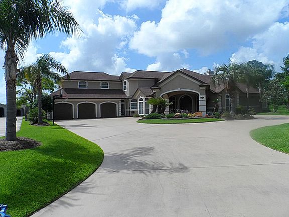 2nd image of 615 Westwood Cir