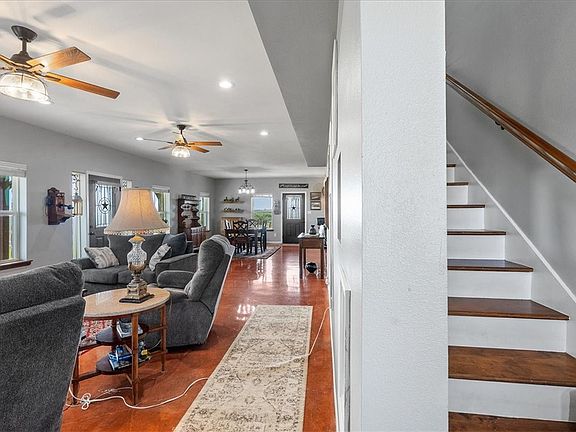 3rd image of 623 Nakishwana Cir